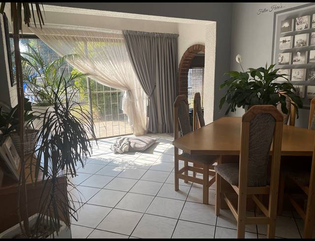 4 BEDROOM HOUSE FOR SALE IN SELCOURT